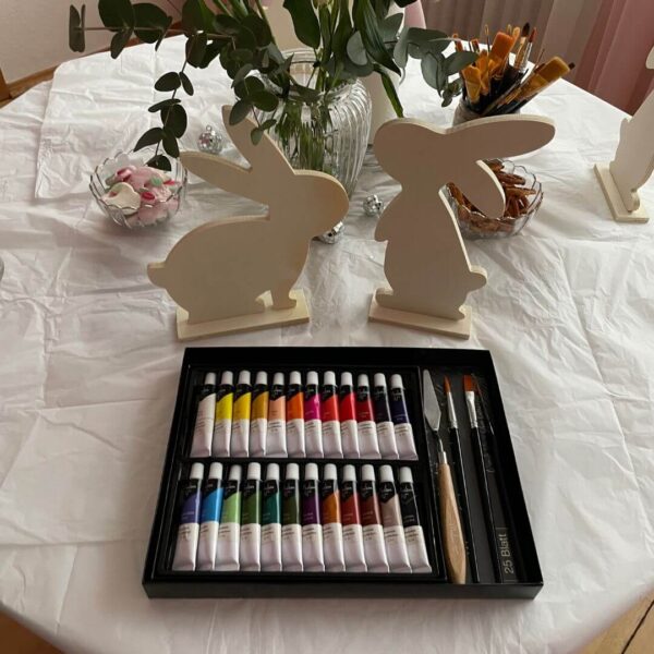 Osterhasen mit Acrylfarbe bemalen