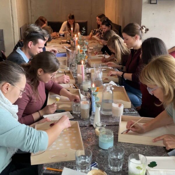 Tablett bemalen aus Holz